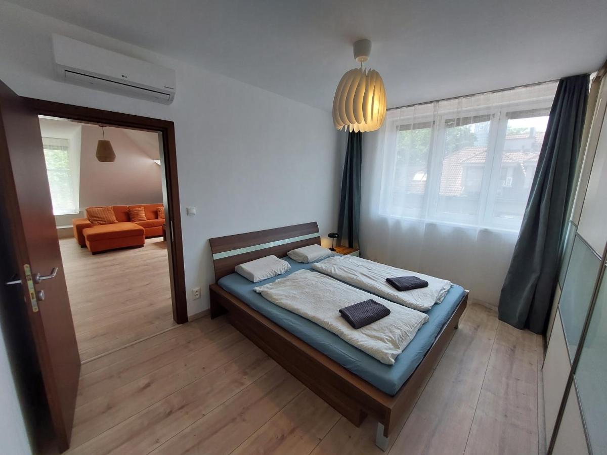 Utulny Apartman V Bratislava 4 Екстер'єр фото