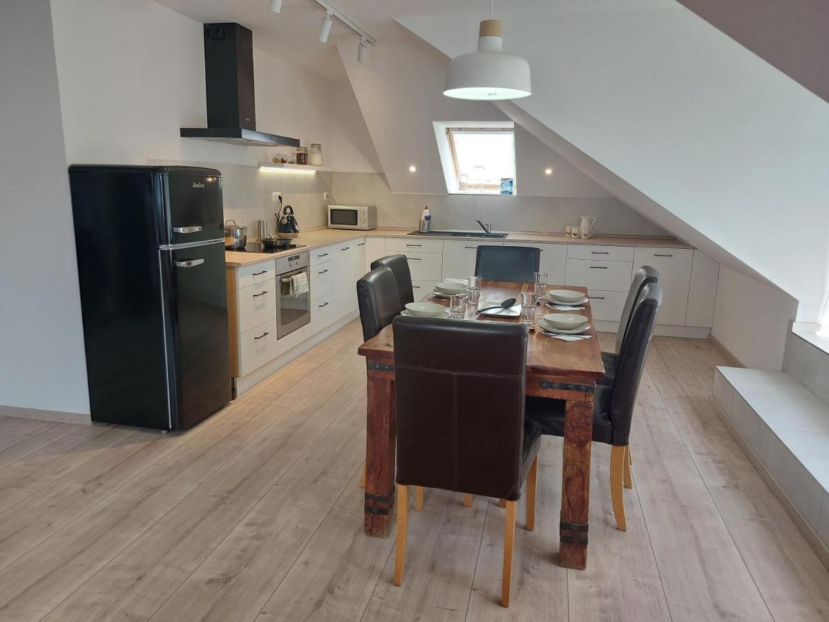 Utulny Apartman V Bratislava 4 Екстер'єр фото