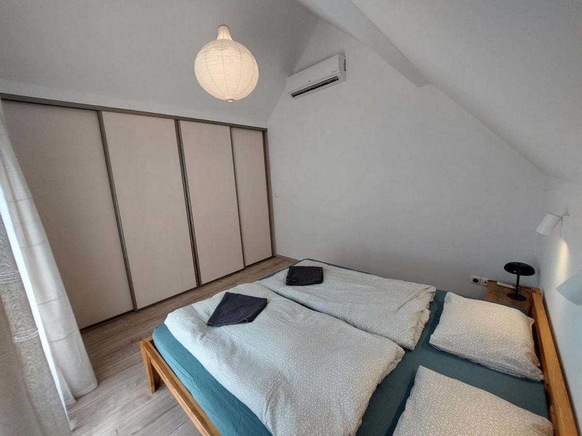 Utulny Apartman V Bratislava 4 Екстер'єр фото