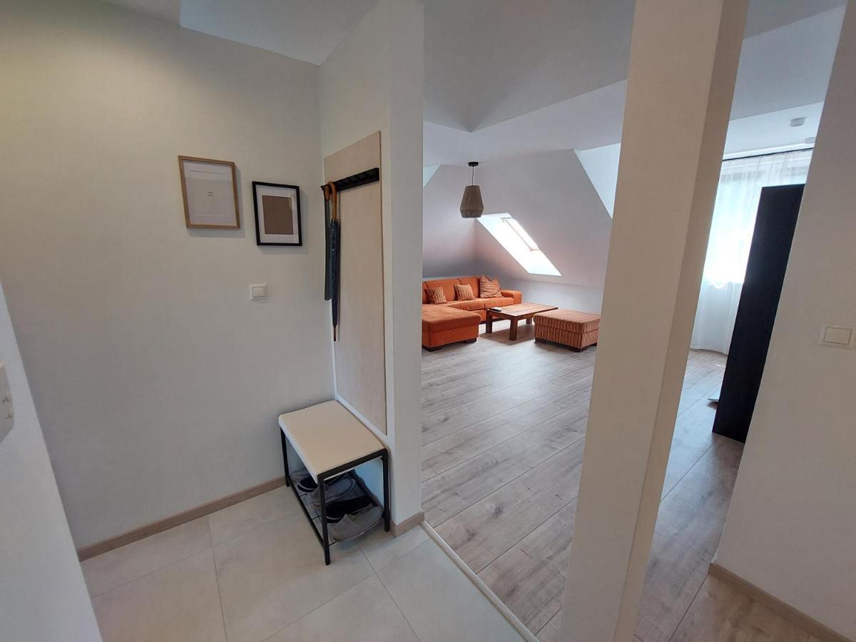 Utulny Apartman V Bratislava 4 Екстер'єр фото