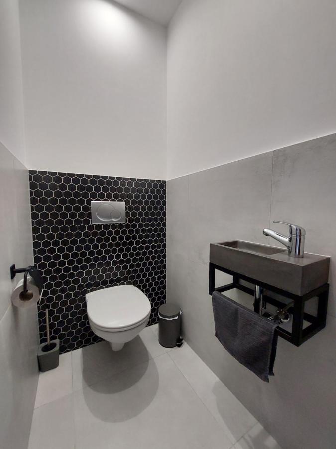 Utulny Apartman V Bratislava 4 Екстер'єр фото