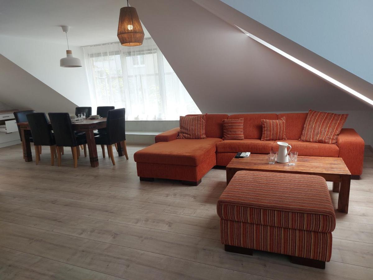 Utulny Apartman V Bratislava 4 Екстер'єр фото
